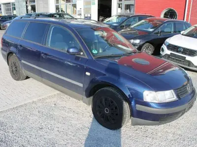 Gebraucht VW Passat Comfortline 125 PS (91 kW) 1999 Blau Kombi