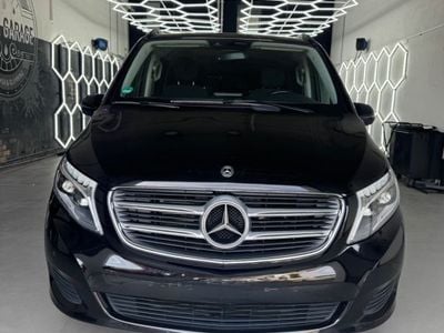 Mercedes V220