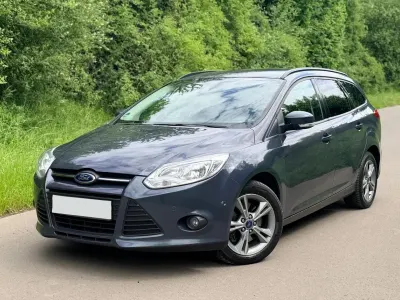 Gebraucht Ford Focus 140 PS (102 kW) 2014 Grau Kombi