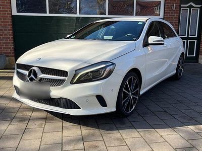 Gebraucht Mercedes A200 136 PS (100 kW) 2015 Weiß Limousine