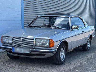 Gebraucht Mercedes 280 185 PS (136 kW) 1980 Silber Coupé