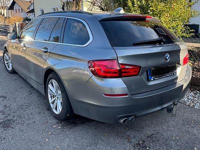 Grau Gebraucht 2011 BMW 530 Kombi | 11.100 € (Fairer Preis)