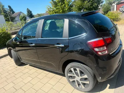 Gebraucht Citroën C3 99 PS (72 kW) 2016 Schwarz Kleinwagen