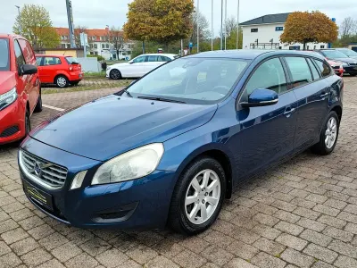 Usata Volvo V60 179 CV (131 kW) 2012 Blu Station wagon