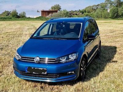 Blau Gebraucht 2019 VW Touran IQ Drive Van / Kleinbus | 19.500 € (Guter Preis)