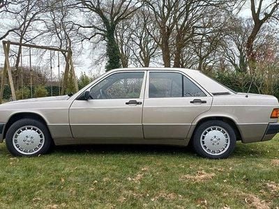 Usata Mercedes 190 109 CV (80 kW) 1991 Argento Berlina