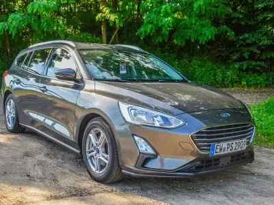 Gebraucht Ford Focus Titanium 120 PS (88 kW) 2018 Grau Kombi