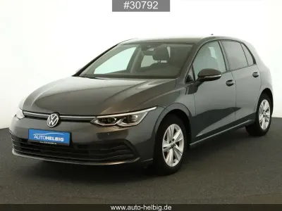 Usata VW Golf VIII Life 131 CV (96 kW) 2023 Grigio Berlina