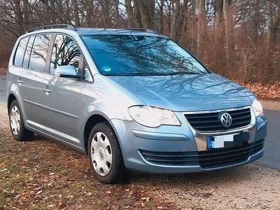 Grau Gebraucht 2010 VW Touran Van / Kleinbus | 4.650 € (Guter Preis)