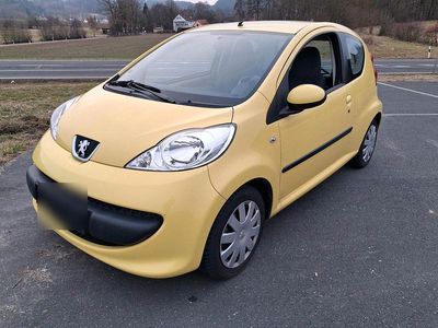 Gebraucht Peugeot 107 68 PS (50 kW) 2007 Gelb Kleinwagen