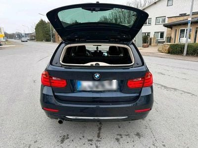 Gebraucht BMW 318 Luxury Line 143 PS (105 kW) 2015 Blau Limousine