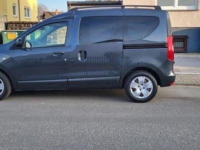 Grau Gebraucht 2019 Dacia Dokker Van / Kleinbus | 8.999 € (Fairer Preis)