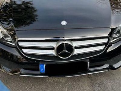 Gebraucht Mercedes E200 Avantgarde 184 PS (135 kW) 2016 Schwarz Limousine