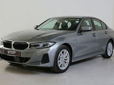 BMW 330e