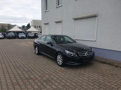 Gebraucht Mercedes E220 Avantgarde 170 PS (125 kW) 2015 Obsidianschwarz Limousine