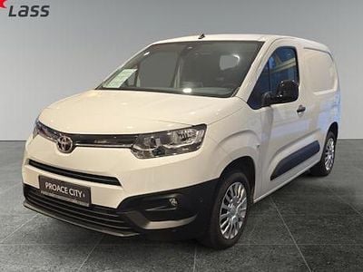 Weiß Gebraucht 2024 Toyota Proace City City Van / Kleinbus | 19.980 € (Guter Preis)