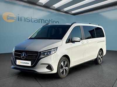 Grau Gebraucht 2025 Mercedes V220 Van / Kleinbus | 63.949 €