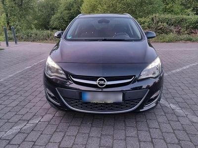 Usado Opel Astra Sport 165 HP (121 kW) 2015 Preto Carrinha