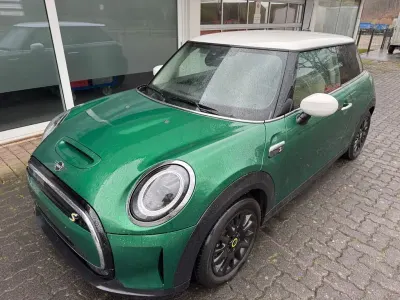Usata Mini Cooper SE Classic 135 kW (184 CV) 2023 Verde Utilitaria