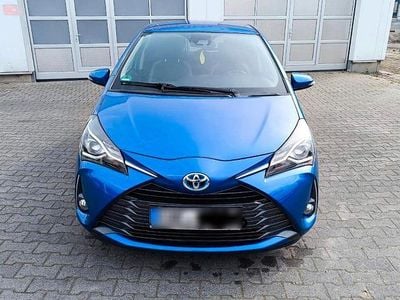 Usata Toyota Yaris Hybrid 73 CV (53 kW) 2020 Blu Utilitaria
