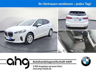 Gebraucht BMW 218 150 PS (110 kW) 2023 Mineralweiß metallic Van / Kleinbus