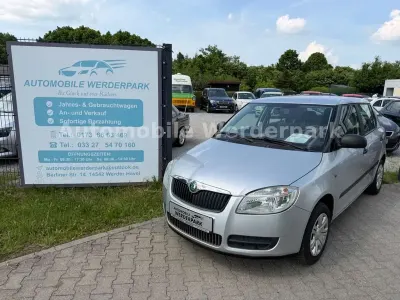 Gebraucht Skoda Fabia Classic 60 PS (44 kW) 2009 Silber Limousine