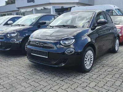 Gebraucht Fiat 500e 86 kW (118 PS) 2023 Schwarz Kleinwagen