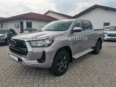 Gebraucht Toyota HiLux Comfort 150 PS (110 kW) 2024 Silver metallic Pickup
