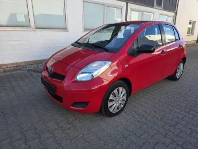 Brugt Toyota Yaris Cool 69 HK (50 kW) 2009 Rød Hatchback