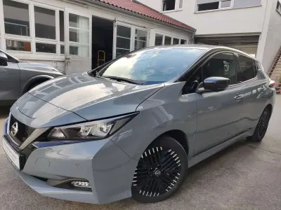 Gebraucht Nissan Leaf Tekna 110 kW (150 PS) 2021 Grau Kleinwagen