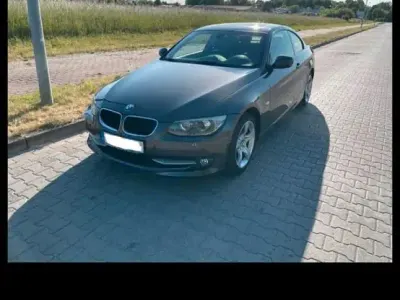 Gebraucht BMW 318 105 PS (77 kW) 2010 Braun Coupé
