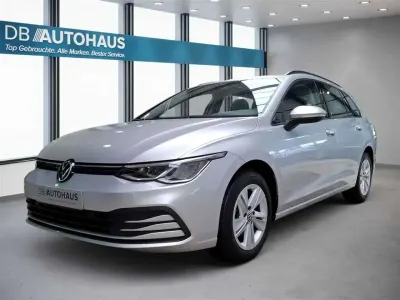 Second-hand VW Golf VIII Life 110 CP (80 kW) 2022 Argintiu Break
