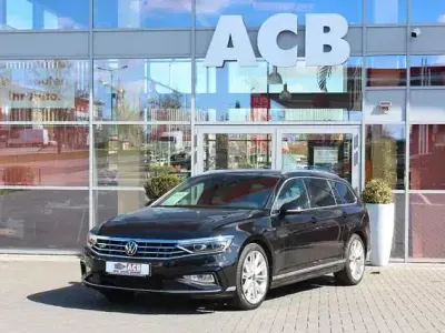 Gebraucht VW Passat R-line 200 PS (147 kW) 2022 Deep black perleff. (metallic) Kombi