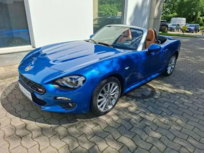 Gebraucht Fiat 124 Spider Lusso 140 PS (102 kW) 2017 Blau Cabrio
