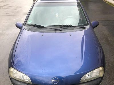 Second-hand Opel Tigra 90 CP (66 kW) 1995 Albastru Coupe