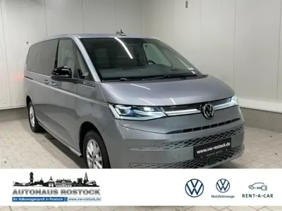 Gebraucht VW Multivan Style 150 PS (110 kW) 2024 Silber Van / Kleinbus