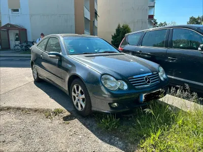 Gebraucht Mercedes C180 142 PS (104 kW) 2003 Andere farben Coupé