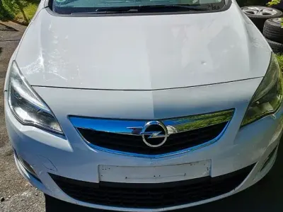 Używany Opel Astra 140 KM (102 kW) 2012 Kombi