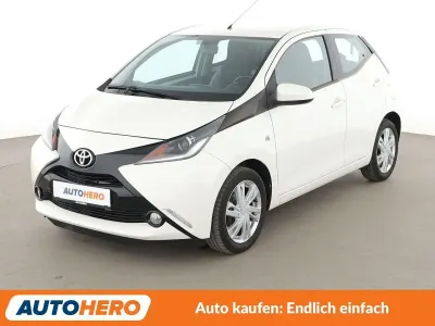 Gebraucht Toyota Aygo X-play 69 PS (50 kW) 2017 Weiß Kleinwagen