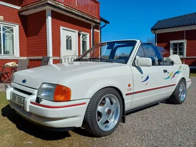 Brugt Ford Escort Cabriolet 90 HK (66 kW) 1989 Hvid Cabriolet