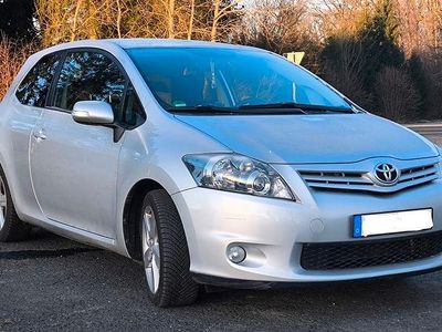 Gebraucht Toyota Auris Club 132 PS (97 kW) 2010 Silber Kleinwagen