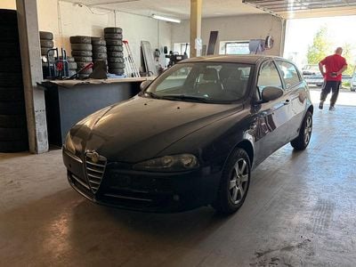 Gebraucht Alfa Romeo 147 105 PS (77 kW) 2010 Schwarz Kleinwagen