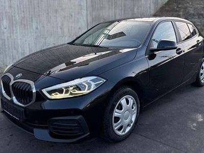 Second-hand BMW 118 Advantage 150 CP (110 kW) 2021 Negru Hatchback