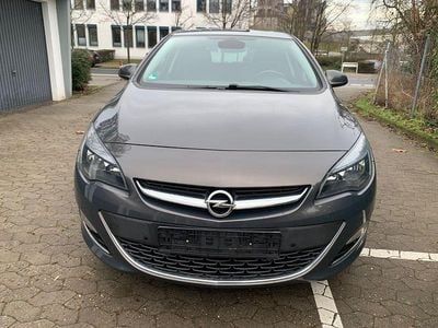 Grau Gebraucht 2015 Opel Astra Exklusiv Limousine | 6.499 € (Guter Preis)