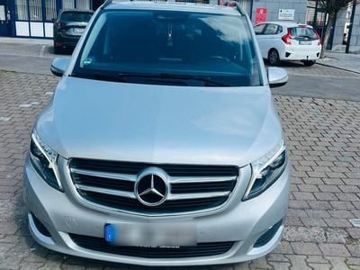 Mercedes V220
