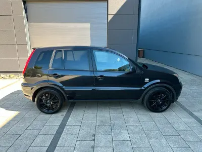 Second-hand Ford Fusion 80 CP (58 kW) 2009 Negru Hatchback