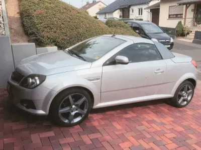 Gebraucht Opel Tigra Sport 90 PS (66 kW) 2004 Silber Cabrio