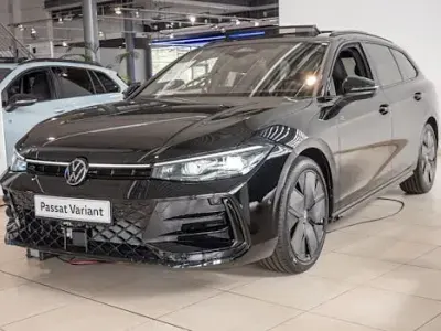 Nowe VW Passat R-line 265 KM (194 kW) 2025 Czarny Kombi