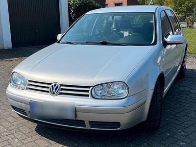Usata VW Golf IV 100 CV (73 kW) 1999 Argento Utilitaria