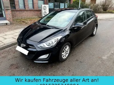 Używany Hyundai i30 Trend 135 KM (99 kW) 2012 Czarny Sedan/Limuzyna